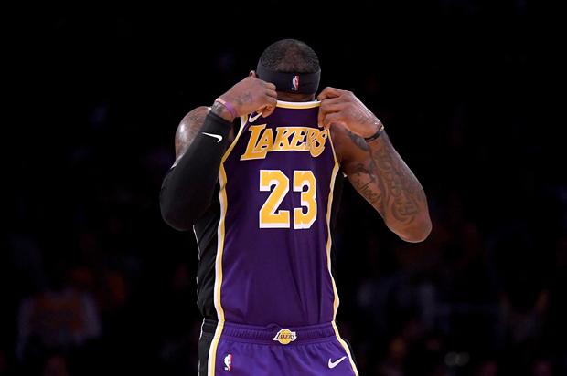 Los Angeles Lakers Officially Miss Playoffs For 6th Season In A Row