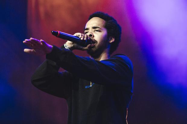 Earl Sweatshirt Smacks Fan’s Phone, Vince Staples Tags In With The e-Fade