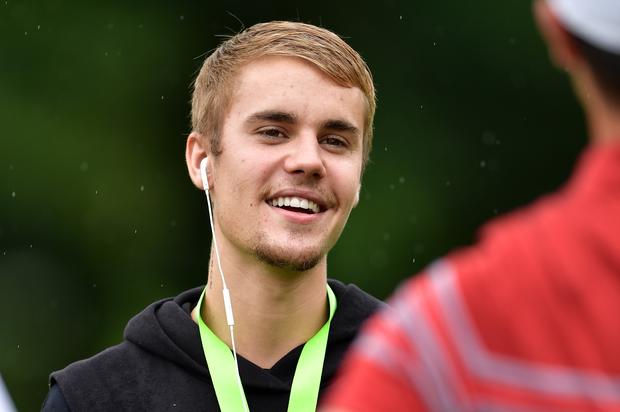 Justin Beiber Kicks Out Random Drunk Chick Who Barged Into His Hotel Room