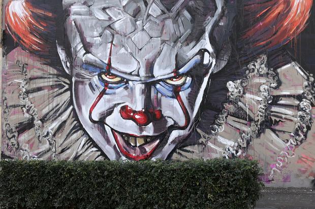 Stephen King’s “It: Chapter 2” First Footage Airs At Comic-Con
