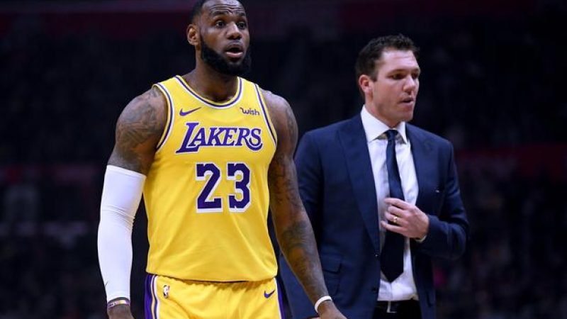 LeBron James Defends Luke Walton From Harsh Lakers Criticism