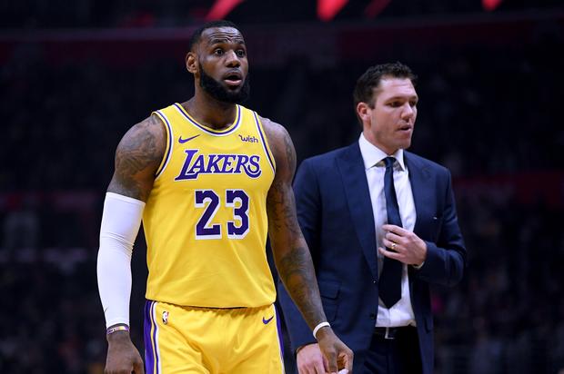 LeBron James Defends Luke Walton From Harsh Lakers Criticism