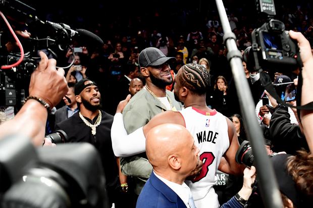 LeBron James, Chris Paul & Carmelo Anthony Cheer On D-Wade At Final Game