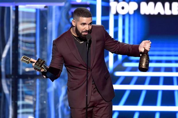 Drake Debuts $10 Million Dollar Las Vegas Residency At XS Nightclub