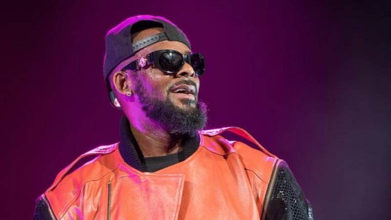 R. Kelly’s Lawyer Cites Illiteracy As Reason For Ignoring Lawsuit
