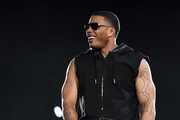 Nelly Stops Las Vegas Show After Fan Unties His Shoe
