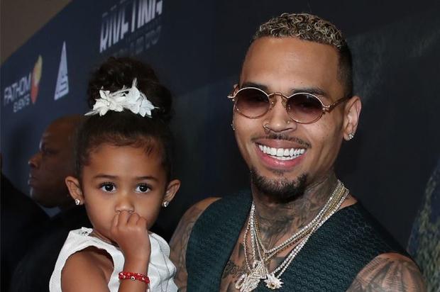 Chris Brown’s Alleged GF Ammika Harris Might Be Pregnant, According To Web Sleuths