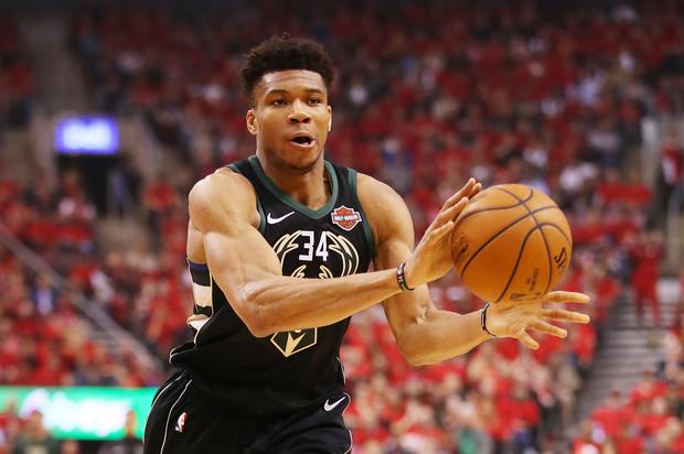 Giannis Antetokounmpo Receives Heroes Welcome From Bucks Fans