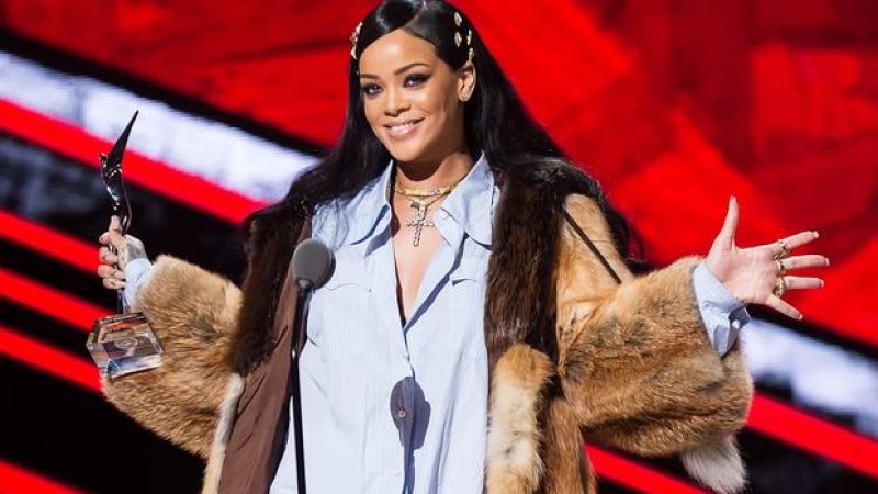 Rihanna Will Get Your Heart Racing In Lingerie Photo Revival