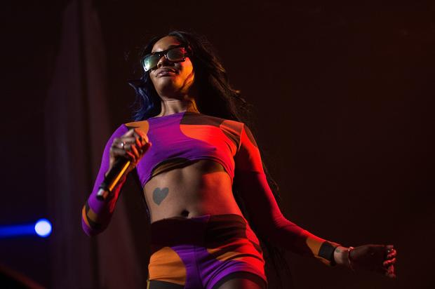 Azealia Banks Has A Dramatic New Look: Rainbow Hair & Pink Contacts