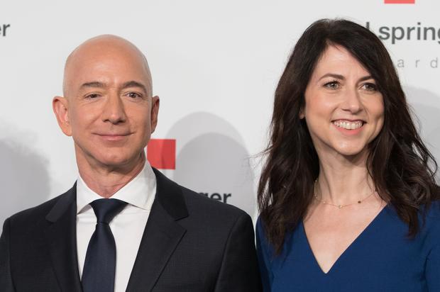 Amazon’s Jeff Bezos & Wife Mackenzie Finalize Divorce With $38 Billion Settlement