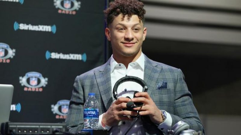 Patrick Mahomes Signs Fan’s “Champ Stamp” Lower Back Tattoo: Watch