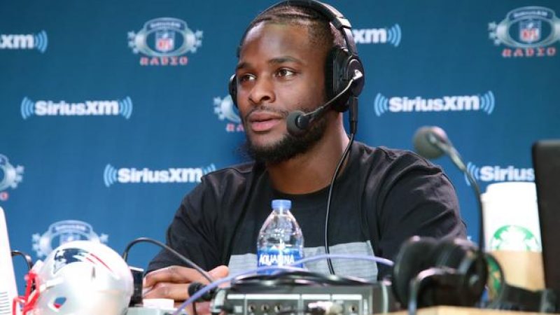 Le’Veon Bell & Lira Galore Spark Dating Rumors After Flirty Twitter Exchange