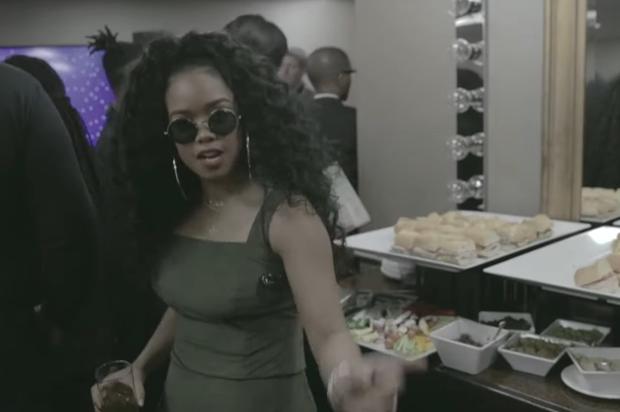 H.E.R. Drops Off Music Video For “21”