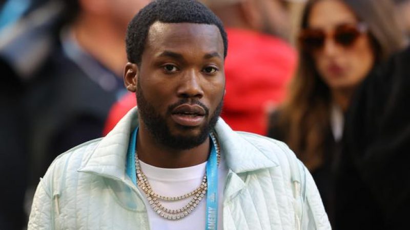 Meek Mill Offers Up Unique Dance Moves In Hilarious Battle