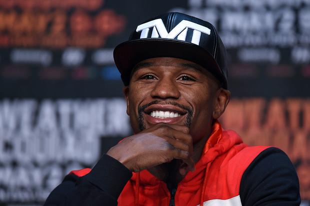 Floyd Mayweather Shows Off His Cars & Gives A Mansion Tour
