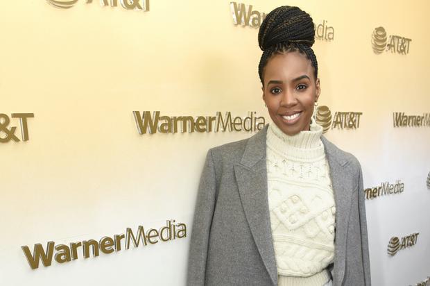Kelly Rowland Pregnant Belly On Display During Work Out & Light Twerk Sesh