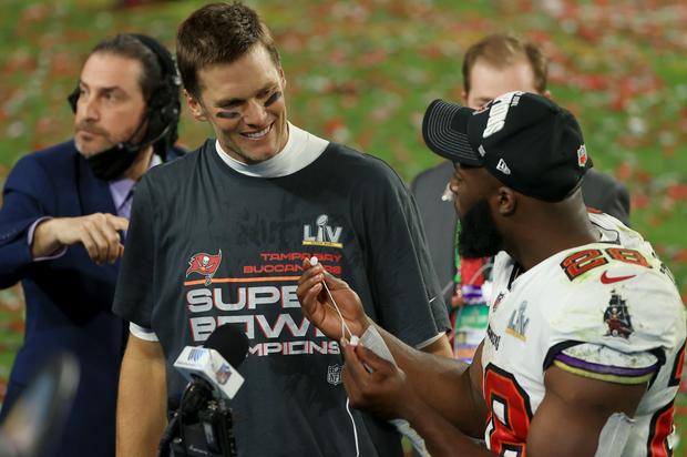 Tom Brady Was Drunk Out Of His Mind At Super Bowl Party