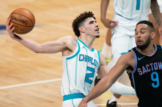 LaMelo Ball Continues To Practice Despite Wrist Injury: Watch