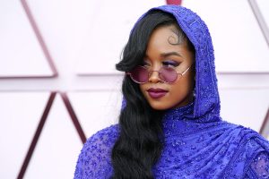 H.E.R. Performs ‘Fight For You’ and Wins Best Original Song at the Oscars