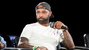 Plane with Message Supporting R. Kelly Scoffed at by Joe Budden