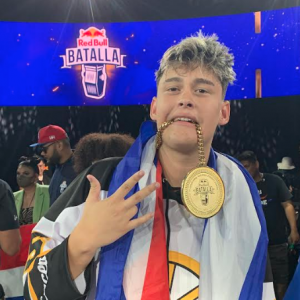 SOURCE LATINO: Orlando Rapper Reverse Takes The U.S. Title In 2021 Red Bull Batalla Rap Battle