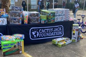 Travis Scott’s Cactus Jack Foundation Provides Toys to Kids in Houston for Christmas