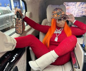 [WATCH] Fans Chasing Nicki Minaj’s Van at London Meet & Greet is a True Superstar Moment